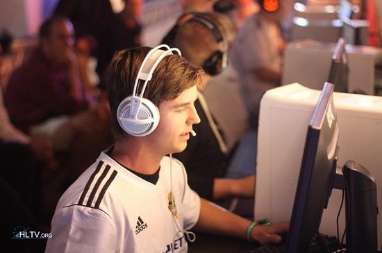 风暴英雄黄金赛冠军Zero的专属访谈与嘉年华备战